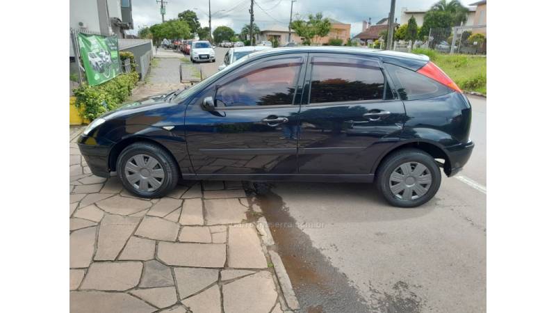 FORD - FOCUS - 2009/2009 - Preta - R$ 24.900,00