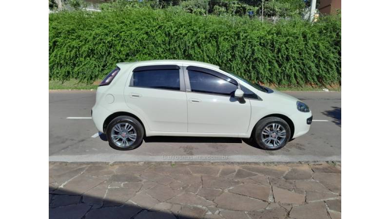 FIAT - PUNTO - 2013/2014 - Branca - R$ 44.900,00