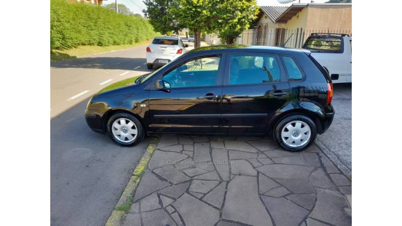 VOLKSWAGEN - POLO - 2003/2003 - Preta - R$ 20.500,00