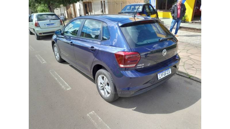 VOLKSWAGEN - POLO - 2017/2018 - Azul - R$ 70.900,00