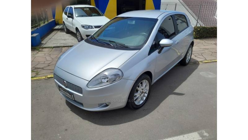 FIAT - PUNTO - 2010/2011 - Prata - R$ 35.000,00