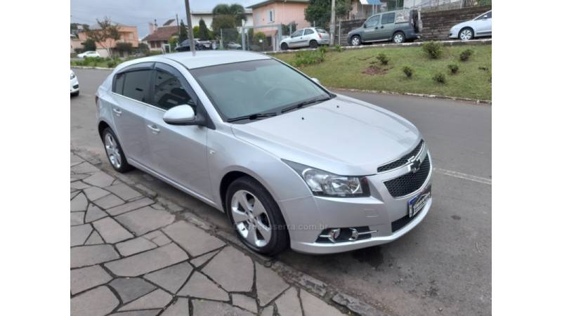 CHEVROLET - CRUZE - 2013/2014 - Prata - R$ 61.500,00