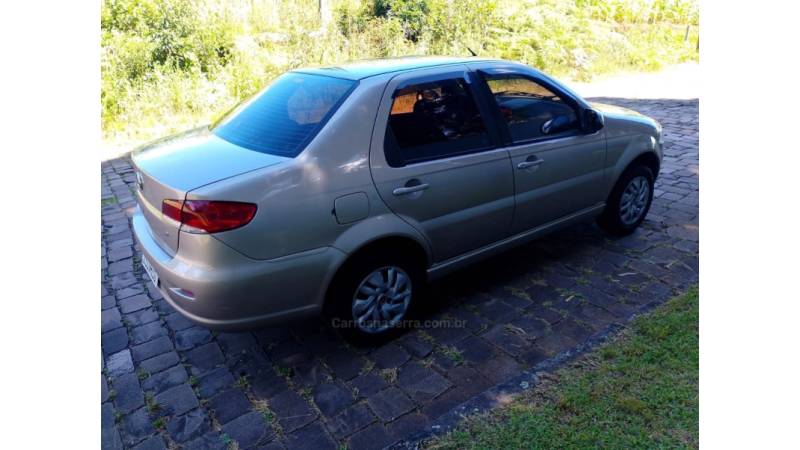 FIAT - SIENA - 2011/2012 - Bege - R$ 33.500,00