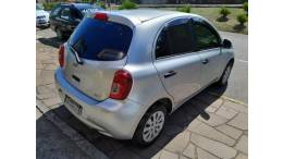 NISSAN - MARCH - 2014/2015 - Prata - R$ 37.900,00