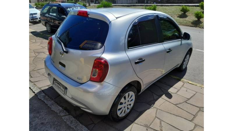 NISSAN - MARCH - 2014/2015 - Prata - R$ 37.900,00