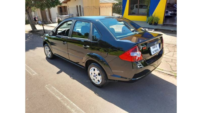 FORD - FIESTA - 2009/2010 - Preta - R$ 26.500,00