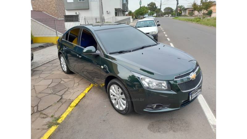 CHEVROLET - CRUZE - 2013/2014 - Verde - R$ 66.900,00