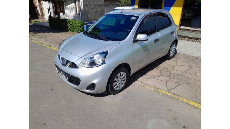 NISSAN - MARCH - 2014/2015 - Prata - R$ 37.900,00