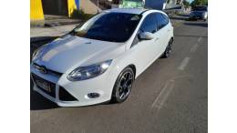 FORD - FOCUS - 2014/2015 - Branca - R$ 56.900,00