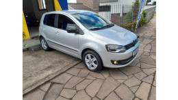 VOLKSWAGEN - FOX - 2011/2012 - Prata - R$ 30.900,00