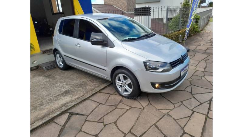 VOLKSWAGEN - FOX - 2011/2012 - Prata - R$ 30.900,00