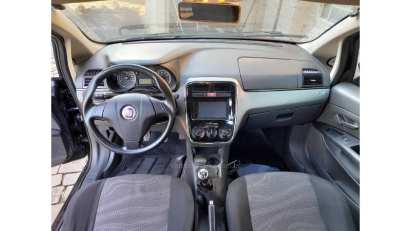 FIAT - PUNTO - 2010/2010 - Preta - R$ 29.900,00