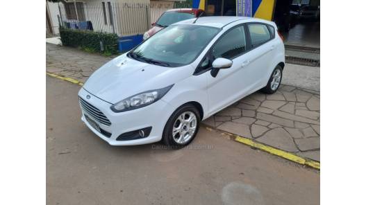 FORD - FIESTA - 2015/2016 - Branca - R$ 48.900,00