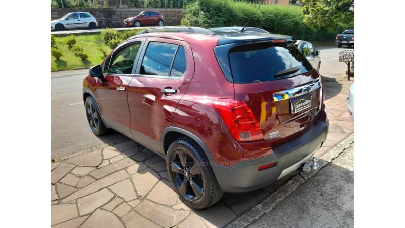 CHEVROLET - TRACKER - 2013/2014 - Vinho - R$ 68.900,00