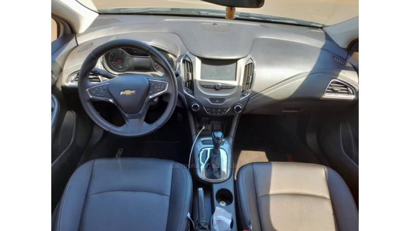 CHEVROLET - CRUZE - 2017/2018 - Prata - R$ 84.900,00