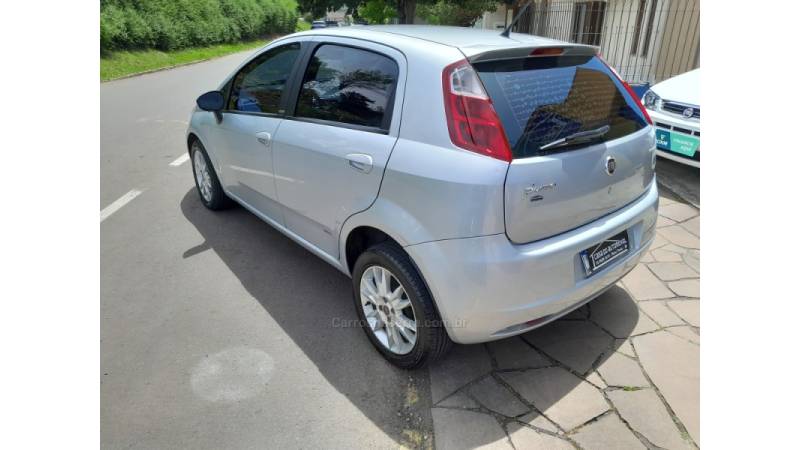 FIAT - PUNTO - 2010/2011 - Prata - R$ 35.000,00