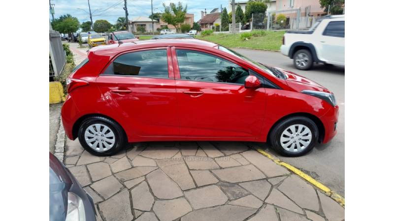 HYUNDAI - HB20 - 2014/2015 - Vermelha - R$ 45.900,00