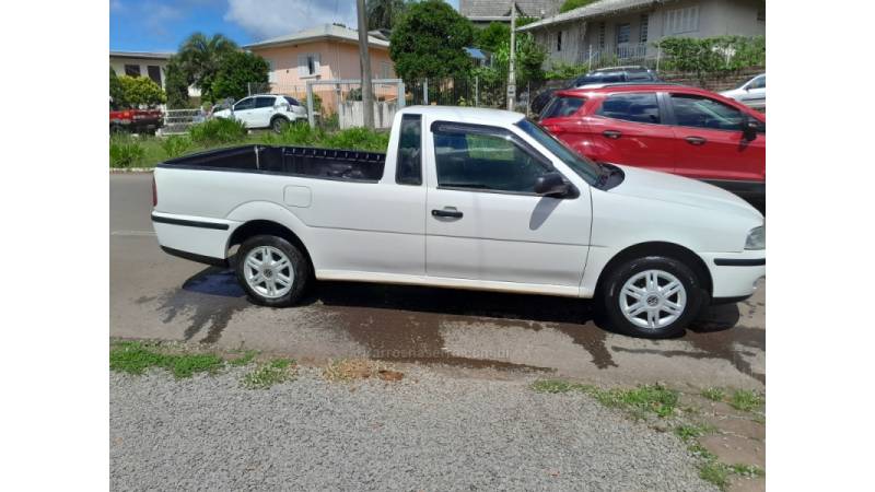 VOLKSWAGEN - SAVEIRO - 2005/2005 - Branca - R$ 23.000,00