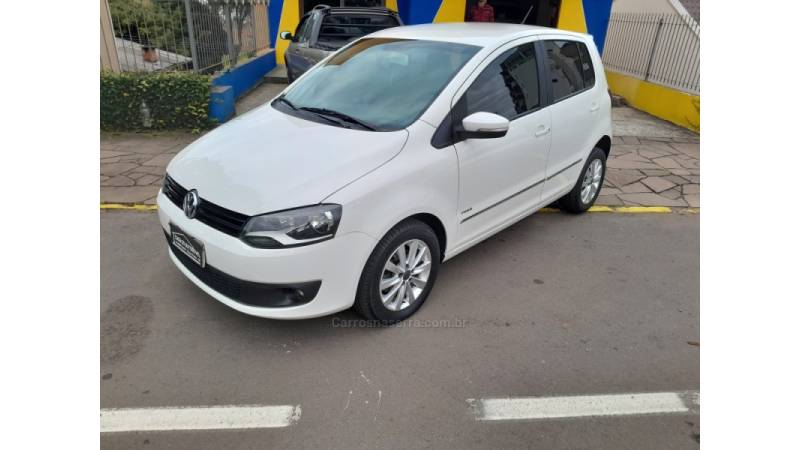 VOLKSWAGEN - FOX - 2012/2012 - Branca - R$ 37.900,00