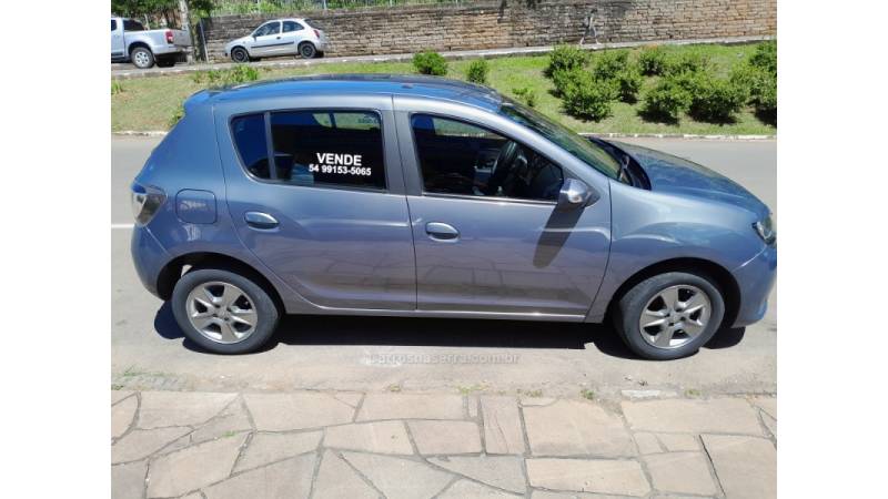 RENAULT - SANDERO - 2018/2018 - Cinza - R$ 43.900,00