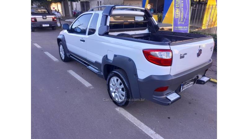 FIAT - STRADA - 2013/2014 - Branca - R$ 58.900,00