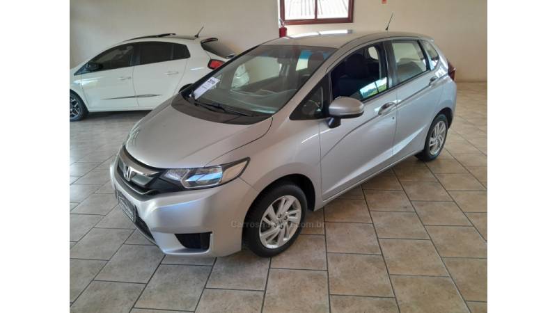 HONDA - FIT - 2015/2016 - Prata - R$ 65.900,00