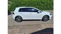 VOLKSWAGEN - GOLF - 2014/2015 - Branca - R$ 76.000,00
