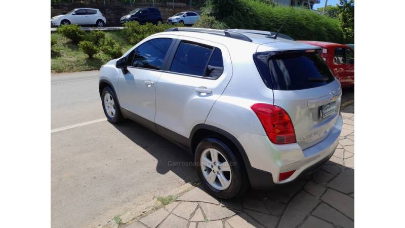 CHEVROLET - TRACKER - 2018/2018 - Prata - R$ 80.000,00