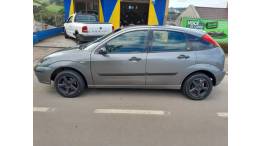 FORD - FOCUS - 2007/2008 - Cinza - R$ 20.500,00
