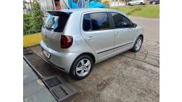 VOLKSWAGEN - FOX - 2011/2012 - Prata - R$ 30.900,00