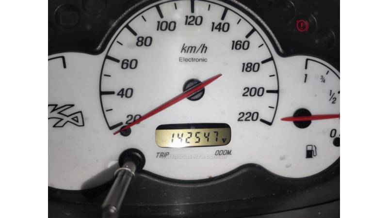 FORD - KA - 2003/2004 - Prata - R$ 13.500,00