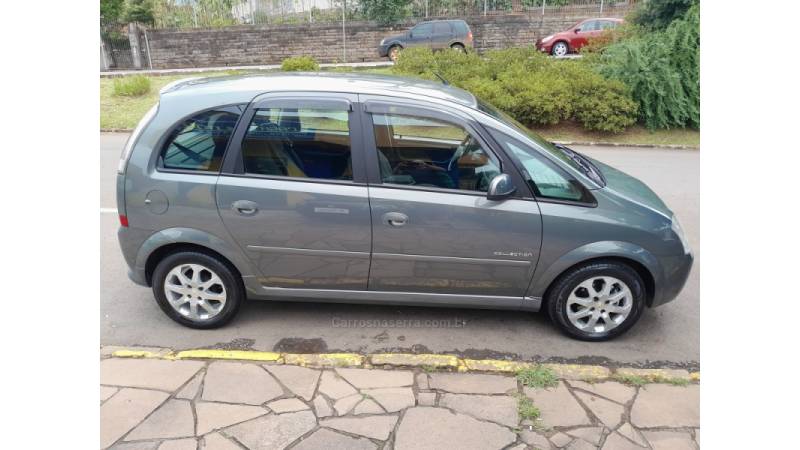 CHEVROLET - MERIVA - 2012/2012 - Verde - R$ 42.900,00