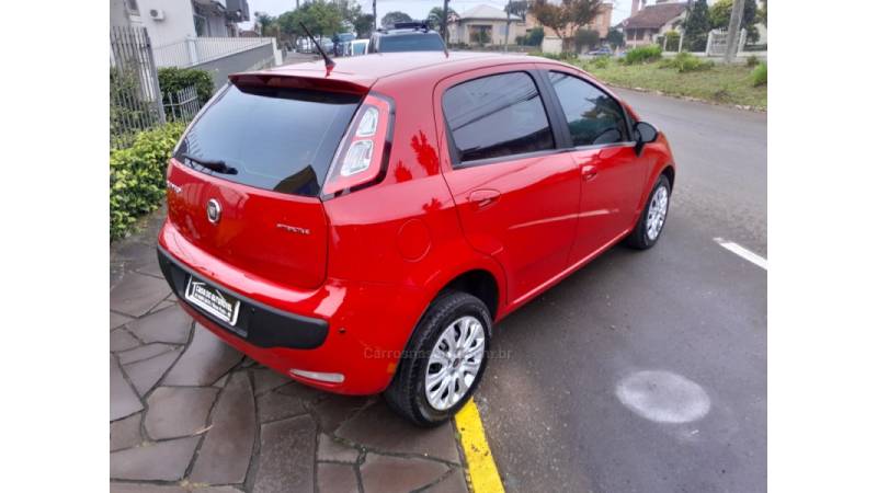 FIAT - PUNTO - 2015/2016 - Vermelha - R$ 47.900,00