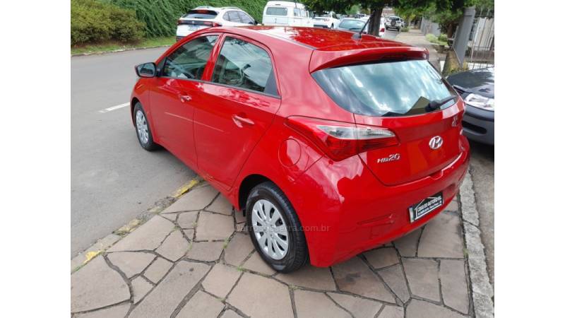 HYUNDAI - HB20 - 2014/2015 - Vermelha - R$ 45.900,00