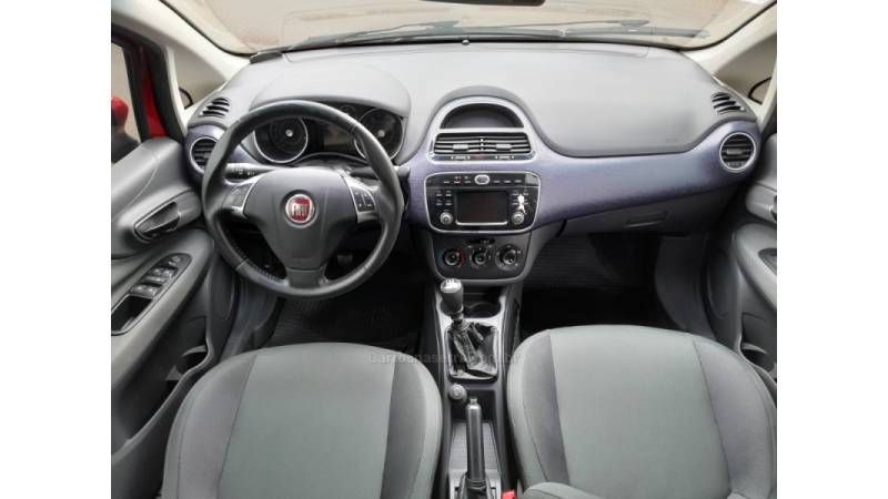 FIAT - PUNTO - 2015/2016 - Vermelha - R$ 47.900,00