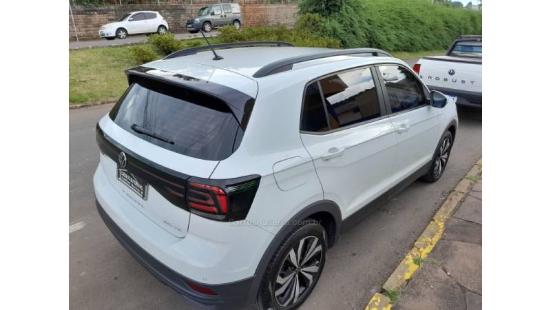 VOLKSWAGEN - T-CROSS - 2022/2023 - Branca - R$ 101.900,00
