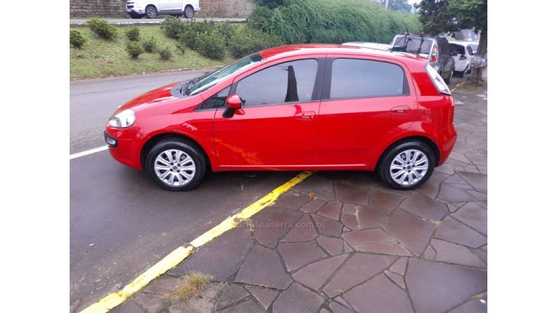 FIAT - PUNTO - 2015/2016 - Vermelha - R$ 47.900,00