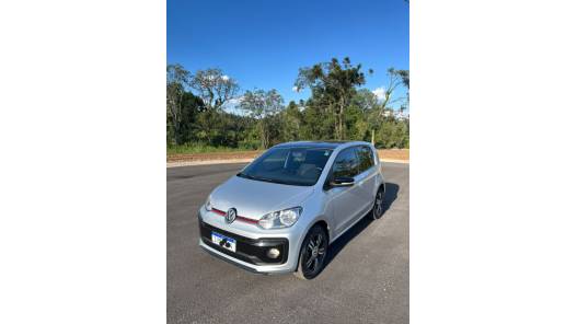 VOLKSWAGEN - UP - 2017/2018 - Prata - R$ 59.900,00