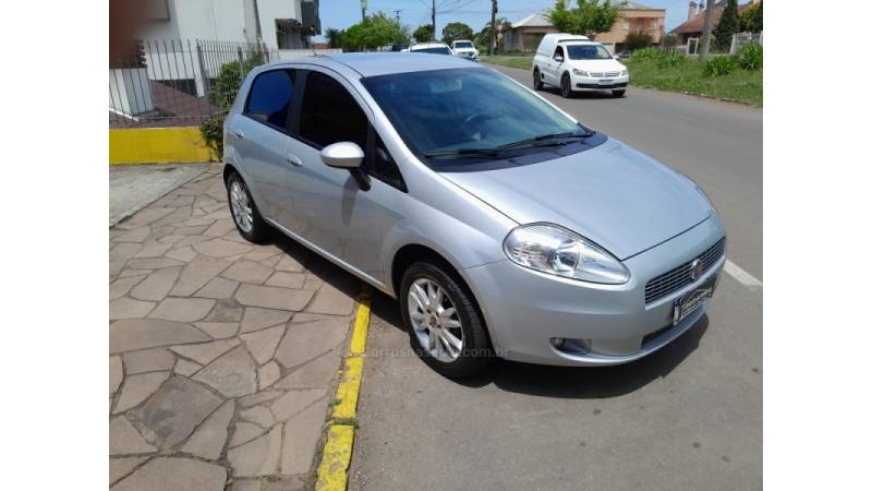 FIAT - PUNTO - 2010/2011 - Prata - R$ 35.000,00