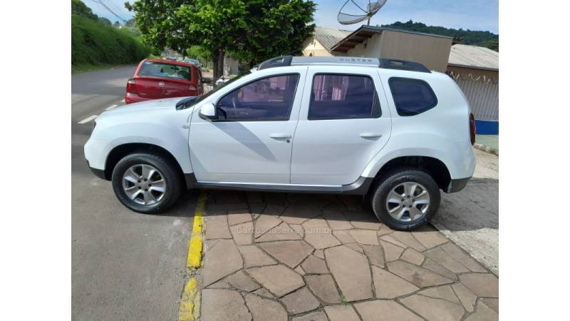 RENAULT - DUSTER - 2018/2019 - Branca - R$ 73.900,00