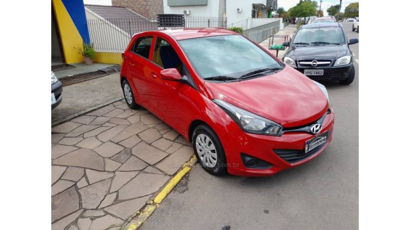 HYUNDAI - HB20 - 2014/2015 - Vermelha - R$ 45.900,00