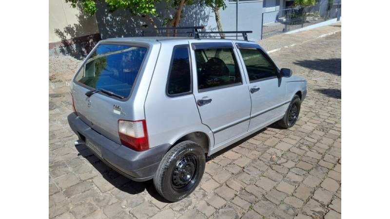 FIAT - UNO - 2005/2005 - Prata - R$ 17.000,00