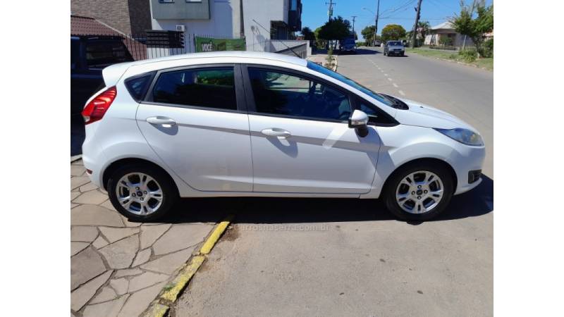FORD - FIESTA - 2014/2014 - Branca - R$ 41.900,00