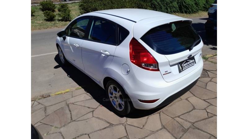 FORD - FIESTA - 2014/2014 - Branca - R$ 41.900,00