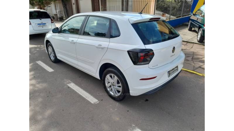 VOLKSWAGEN - POLO - 2023/2023 - Branca - R$ 71.900,00