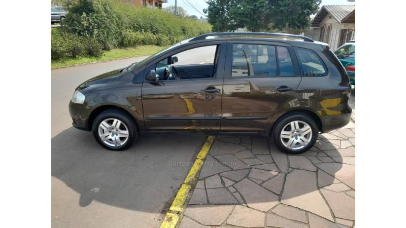 VOLKSWAGEN - SPACEFOX - 2006/2007 - Verde - R$ 27.500,00