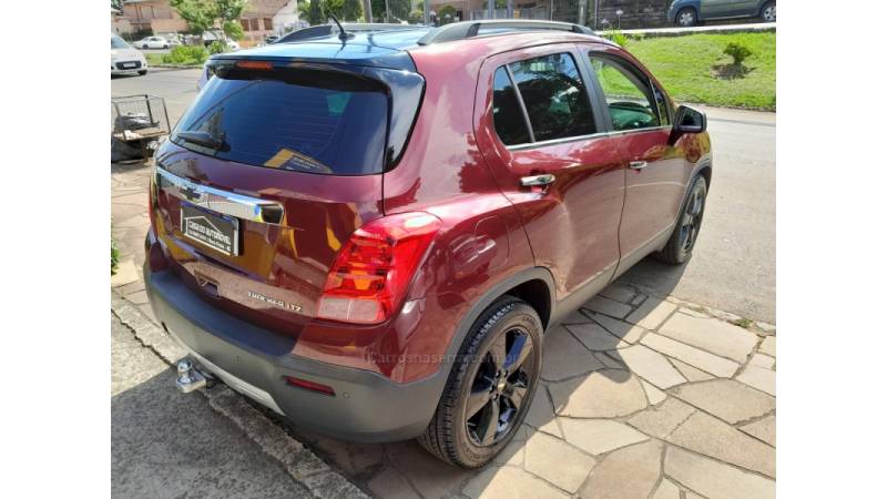 CHEVROLET - TRACKER - 2013/2014 - Vinho - R$ 68.900,00