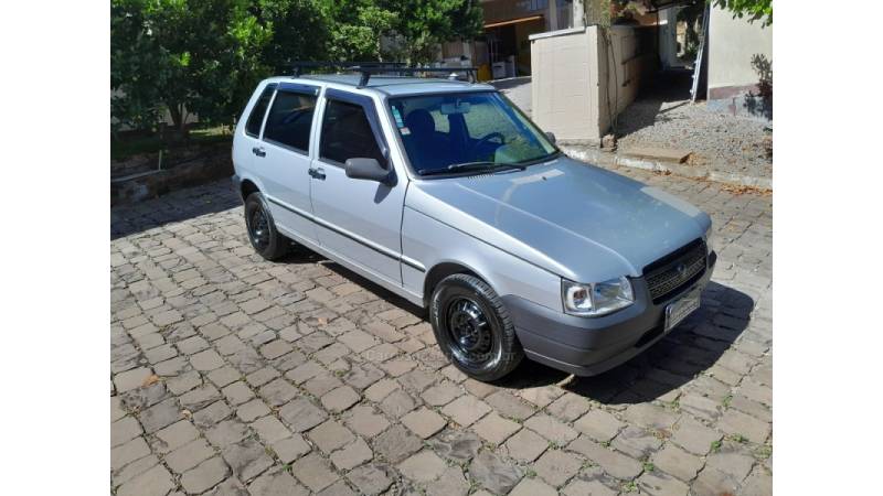 FIAT - UNO - 2005/2005 - Prata - R$ 17.000,00