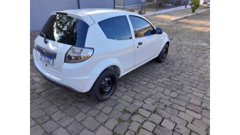 FORD - KA - 2012/2013 - Branca - R$ 26.900,00