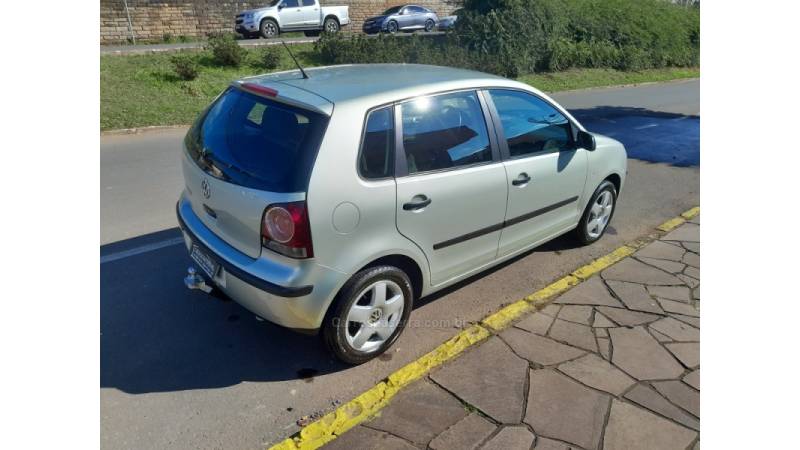 VOLKSWAGEN - POLO - 2007/2008 - Verde - R$ 37.000,00